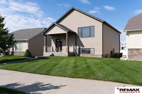 8307 Ryley Ln, Lincoln, NE 68512