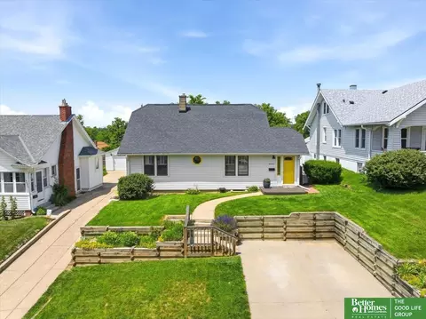 4682 Pierce St, Omaha, NE 68106