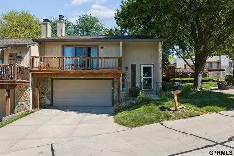 9362 Decatur Plz, Omaha, NE 68114