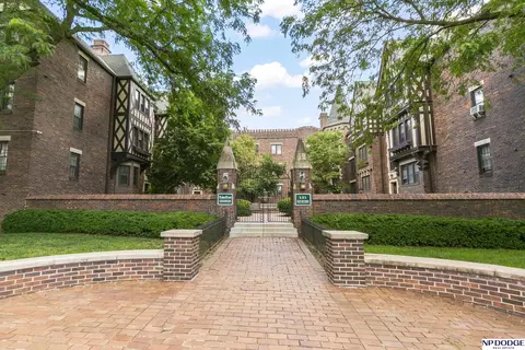131 S 39 St #14, Omaha, NE 68131