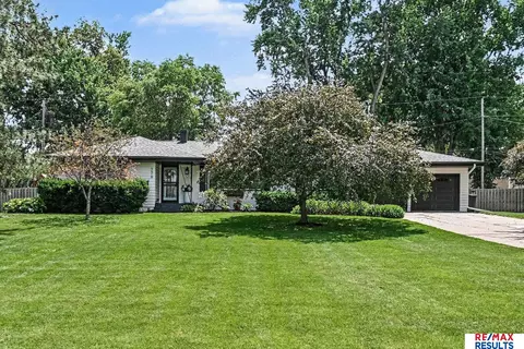 9519 Chicago St, Omaha, NE 68114