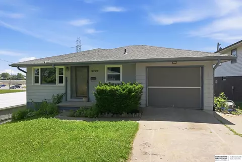 4729 S 78th St, Ralston, NE 68127