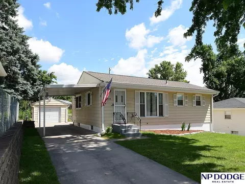 9422 Meredith Ave, Omaha, NE 68134