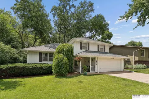 1806 Mayfair Dr, Omaha, NE 68144