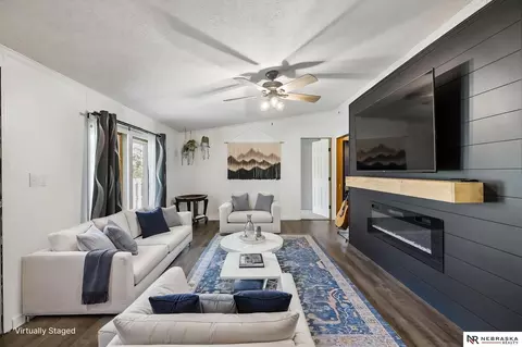 Living - 1516 N Ashland Ave, Beatrice, NE 68310 photo 3 of 4