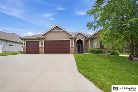 3309 Davy Jones Dr, Plattsmouth, NE 68048