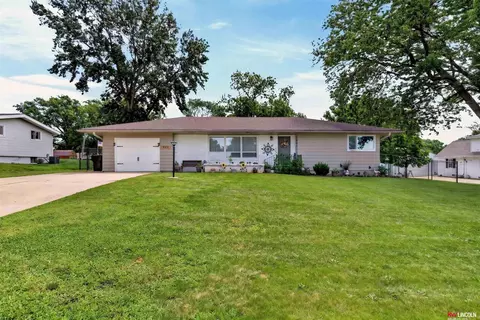 952 N 2nd St, Tecumseh, NE 68450