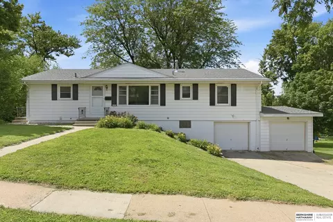 1251 Bellaire Blvd, Bellevue, NE 68005