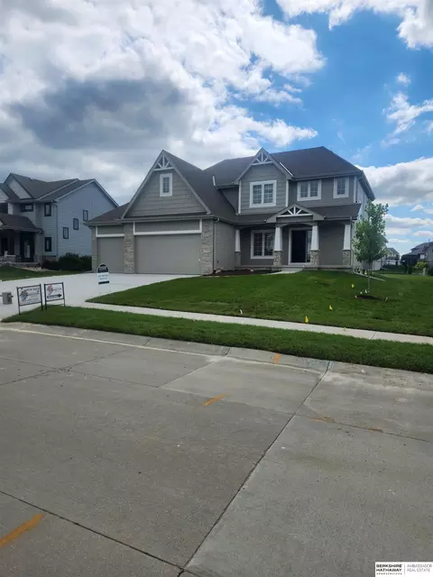 12708 S 73 St, Papillion, NE 68046