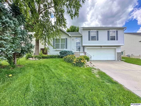 8008 S 161 Ter, Omaha, NE 68136