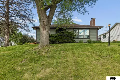 4001 S 39th St, Omaha, NE 68107