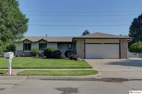1026 Jones Dr, Fremont, NE 68025