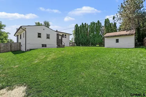 Exterior - 1000 N 4th St, Springfield, NE 68059 photo 4 of 4