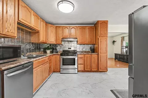 Kitchen - 1000 N 4th St, Springfield, NE 68059 photo 2 of 2