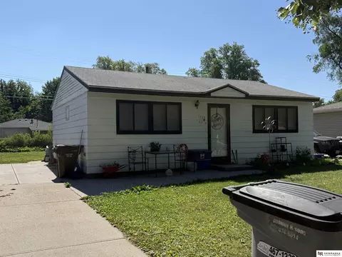1320 N 54th St, Lincoln, NE 68504