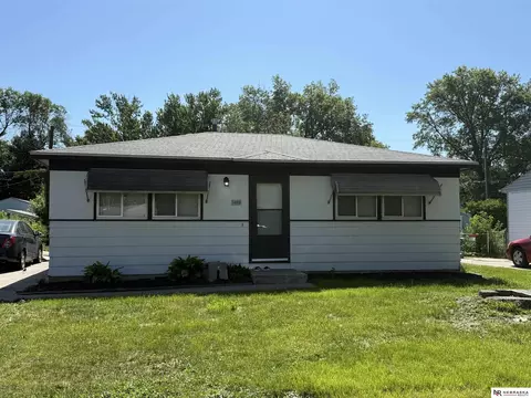 1400 N 53rd St, Lincoln, NE 68504