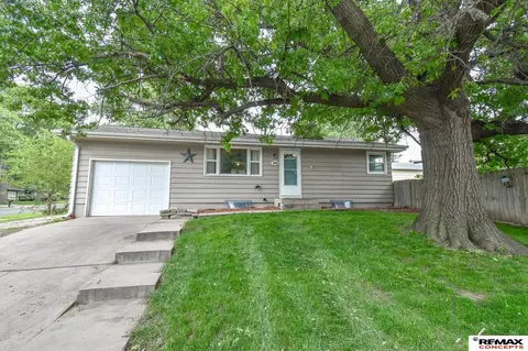 1440 N 70th St, Lincoln, NE 68505