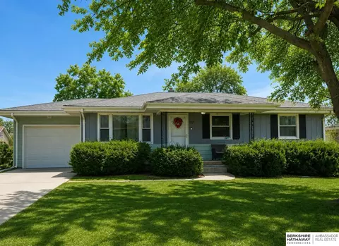 5121 N 53rd St, Omaha, NE 68104