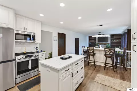 Kitchen - 12229 Patrick Ave, Omaha, NE 68164 photo 5 of 7