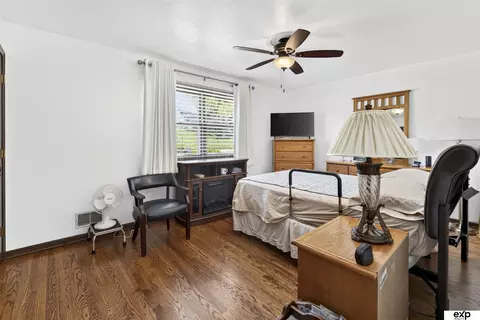Bedroom - 12229 Patrick Ave, Omaha, NE 68164 photo 1 of 2