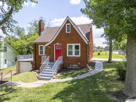 3059 Redick Ave, Omaha, NE 68112
