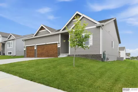 21052 Monroe St, Elkhorn, NE 68022