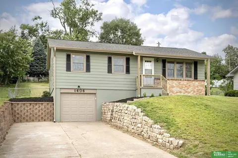 1406 Betz Rd, Bellevue, NE 68005