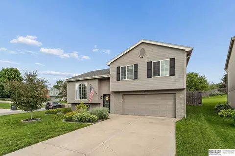 18932 U St, Omaha, NE 68135