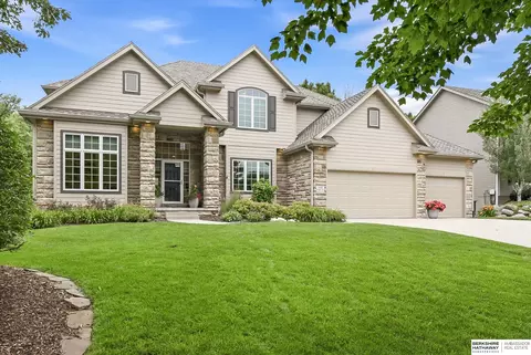 17630 Riggs St, Omaha, NE 68135