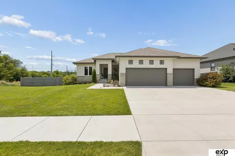 18501 Patrick Ave, Elkhorn, NE 68022
