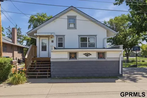 17 Carter Lake Clb, Carter Lake, IA 51510