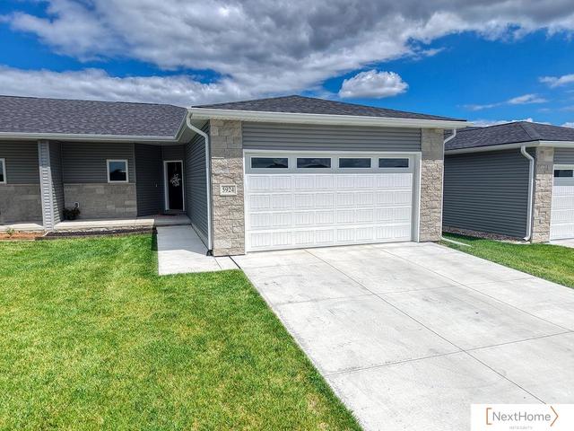 5924 Loxton St, Lincoln, NE 68526