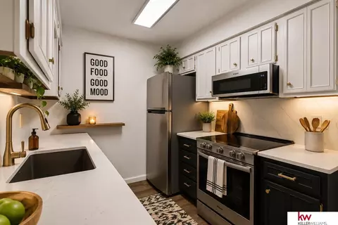 12727 W Dodge Rd #254C, Omaha, NE 68154