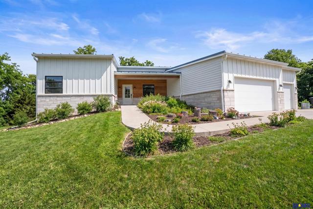 8440 Raven Dr, Louisville, NE 68037