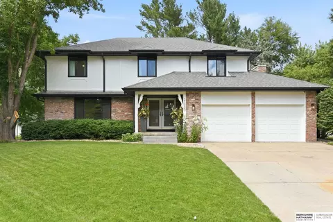 21330 Brentwood Rd, Elkhorn, NE 68022