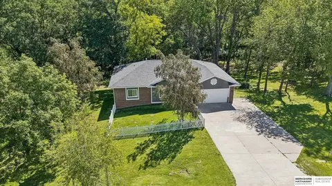 54971 Emerald Ln, Glenwood, IA 51534
