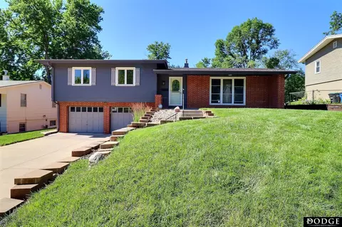 9617 Ruggles St, Omaha, NE 68134