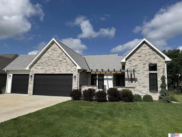 4505 Hawthorne Dr, Lincoln, NE 68516