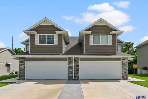 8162 Broken Ridge Dr, Lincoln, NE 68526