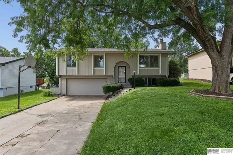 11035 W St, Omaha, NE 68137