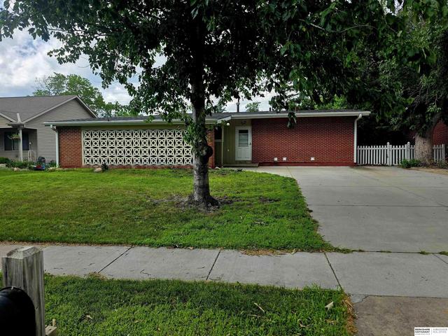 7030 S Wedgewood Dr, Lincoln, NE 68510
