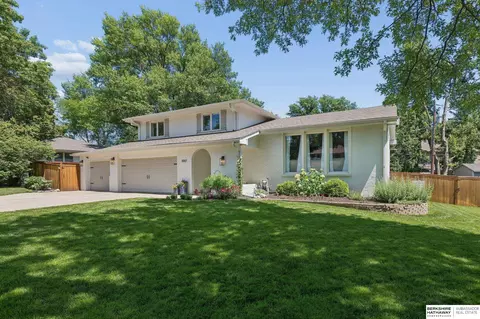 1007 S 218th St, Elkhorn, NE 68022