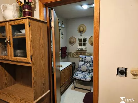 Bath - 202 E Murray St, Shickley, NE 68436 photo 1 of 7