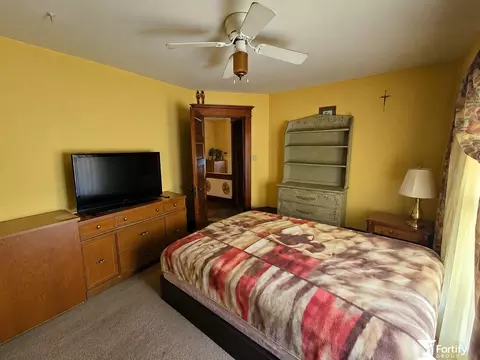 Bedroom - 202 E Murray St, Shickley, NE 68436 photo 7 of 10