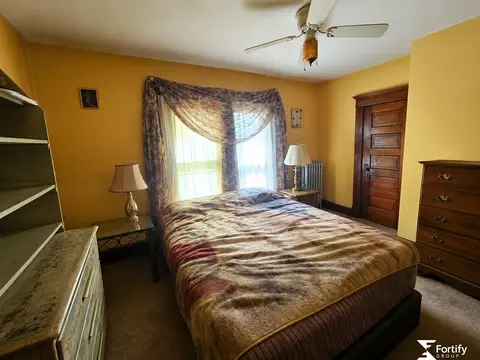 Bedroom - 202 E Murray St, Shickley, NE 68436 photo 5 of 10