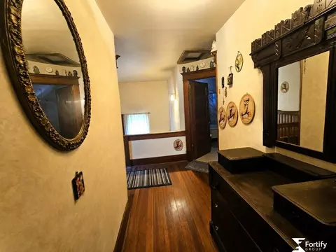 Entry Way - 202 E Murray St, Shickley, NE 68436 photo 6 of 9