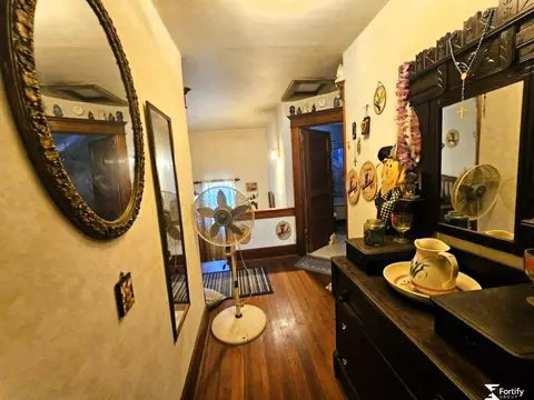 Entry Way - 202 E Murray St, Shickley, NE 68436 photo 7 of 9