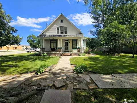 Exterior - 202 E Murray St, Shickley, NE 68436 photo 2 of 6