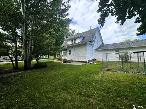 Exterior - 202 E Murray St, Shickley, NE 68436 photo 1 of 6