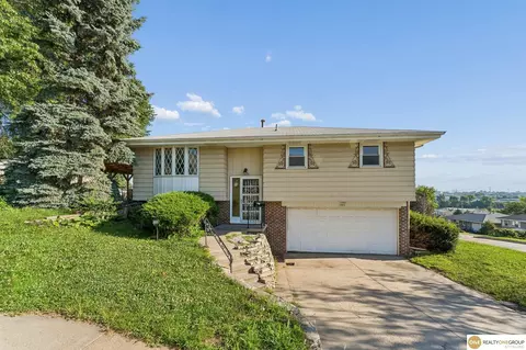 7804 Seymour St, Ralston, NE 68127